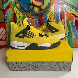 Air Jordan 4 Lightning